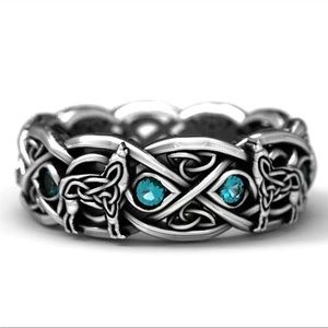 Vintage Wolf Synthetic Turquoise Stone Alloy Ring